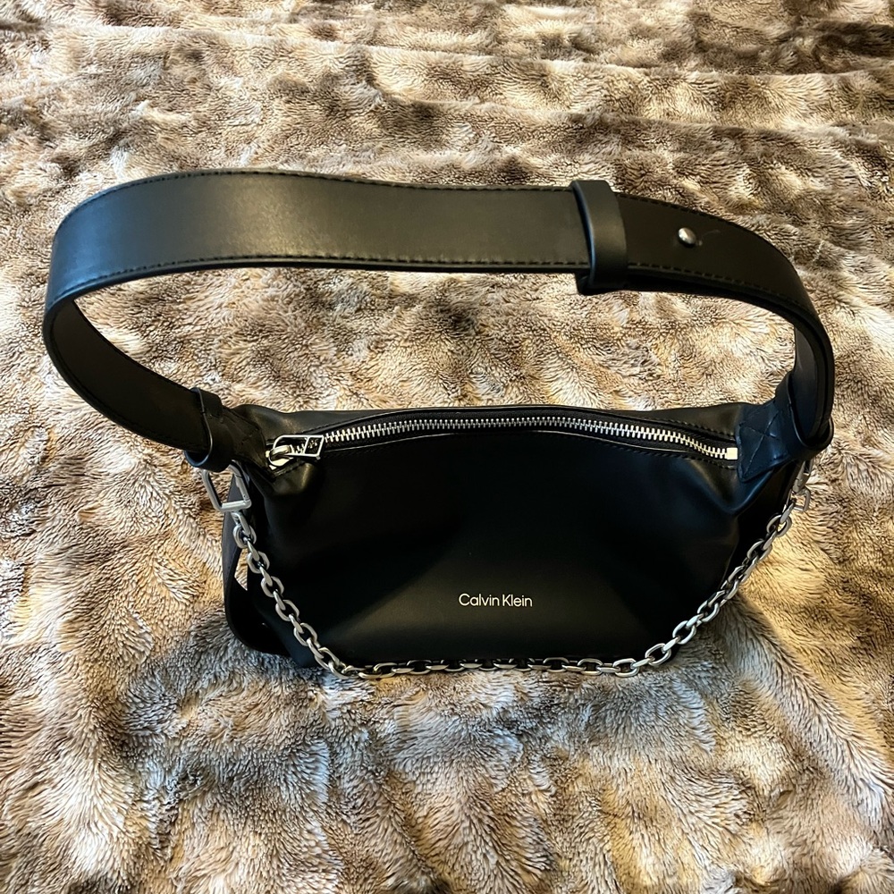 Calvin Klein Elemental Small Shoulder Bag - Picture 1 of 7